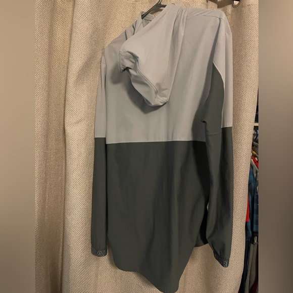 Under armour fitted hoodie - Picture 2 of 2